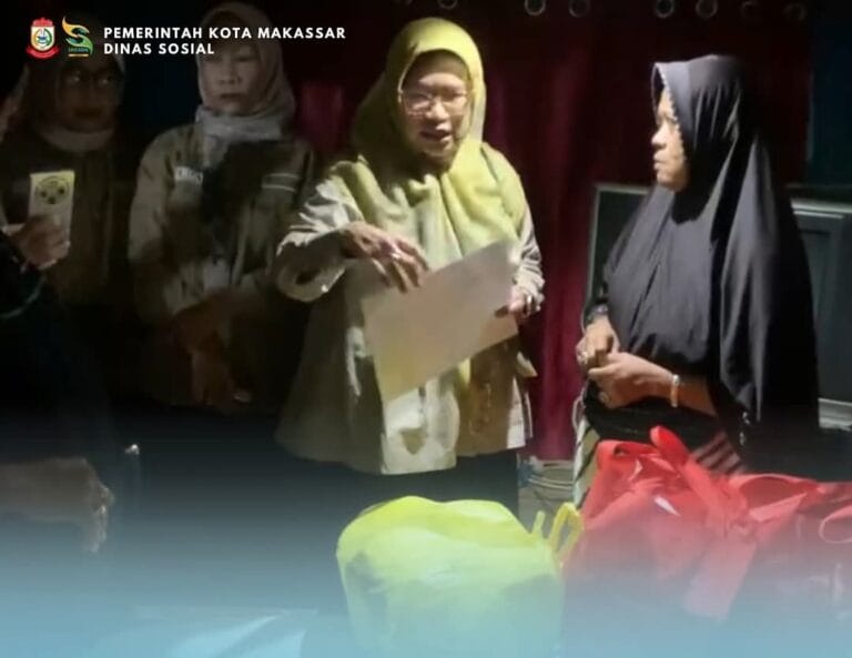 Tindaklanjuti Laporan Masyarakat, Kadis Sosial Bersama Pilar Sosial Kunjungi Lansia Kurang Mampu