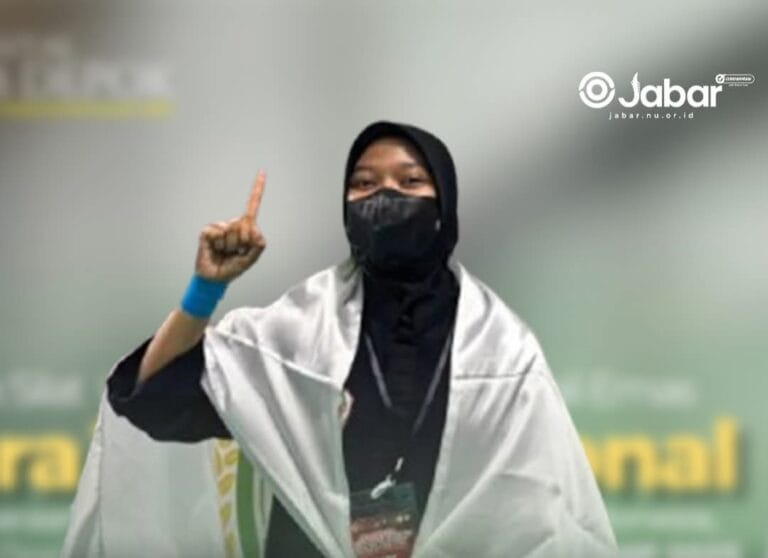 Keren! Mahasiswa UID Al-Karimiyah Raih Prestasi Juara Satu Kolase Putri Kejuaraan Silat Dunia 2025