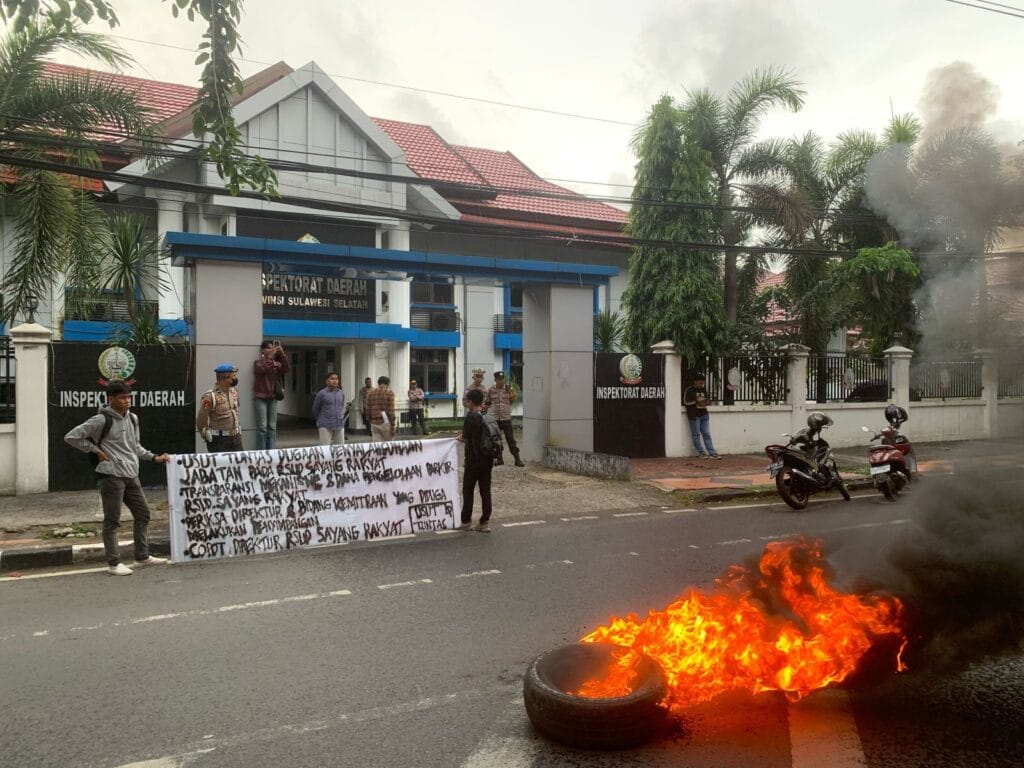 Gelar Aksi Unjuk Rasa Jilid 2. Garis Indonseia : Ada Bukti Dugaan Penyimpangan Melibatkan Direktur RSUD Sayang Rakyat dan Oknum Pejabat Terkait Pengelolaan Parkir