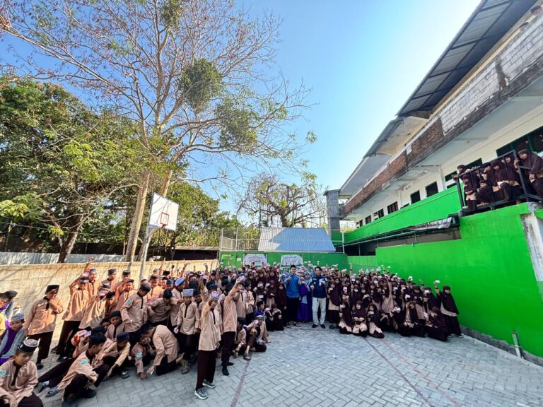 SD Quratu Ayun Jadi Sekolah Pertama di Maros yang Tertibkan KIA, Sekitar 500 Siswa Terlayani
